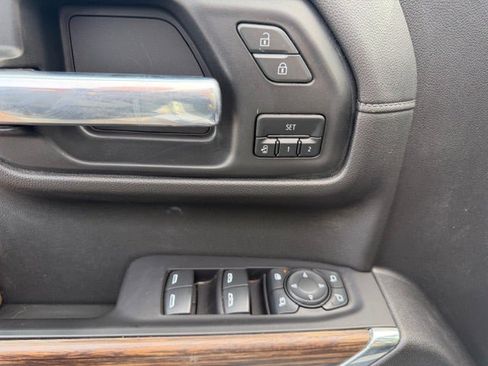 Used 2021 Chevrolet Silverado 1500 High Country w/ Technology Package image 33