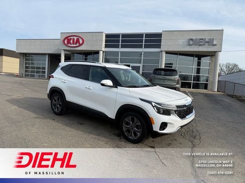 Certified 2024 Kia Seltos S image 1