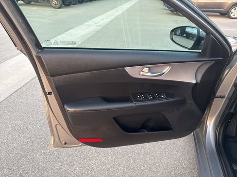 Used 2023 Kia Forte LXS FWD image 11