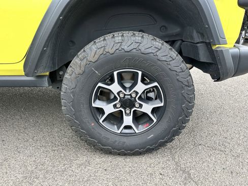 Used 2023 Jeep Wrangler Unlimited Rubicon w/ Cold Weather Group image 25