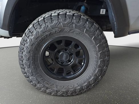 Used 2021 Toyota Tacoma TRD Off-Road AWD/4WD image 29