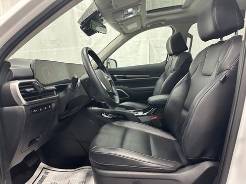 Used 2025 Kia Telluride S image 14
