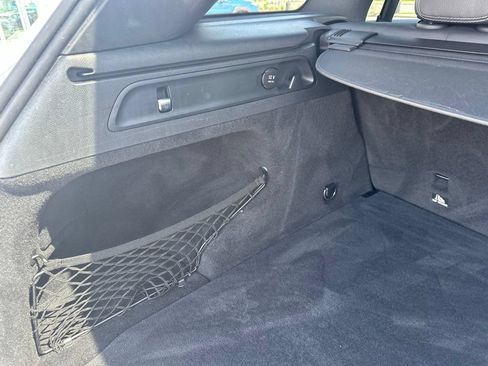 Used 2019 Mercedes-Benz GLC 300 4MATIC image 28