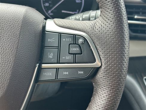 Used 2021 Toyota Sienna Platinum image 51