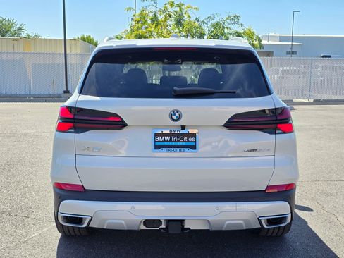 New 2026 BMW X5 xDrive50e AWD/4WD image 5