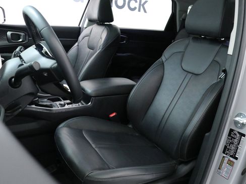 Used 2024 Kia Sorento S w/ Panoramic Sunroof Package image 23