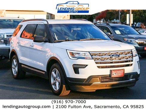Used 2018 Ford Explorer XLT FWD image 3