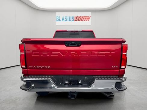 Used 2025 Chevrolet Silverado 2500 LTZ w/ LTZ Premium Package AWD/4WD image 4