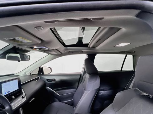 Used 2024 Toyota Corolla Cross LE w/ Moonroof Package AWD/4WD image 20