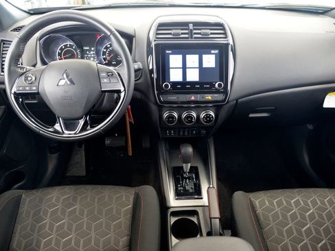 Used 2024 Mitsubishi Outlander Sport ES image 17