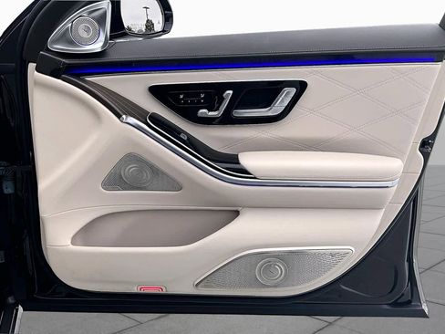 Used 2021 Mercedes-Benz Maybach S 580 4MATIC image 23