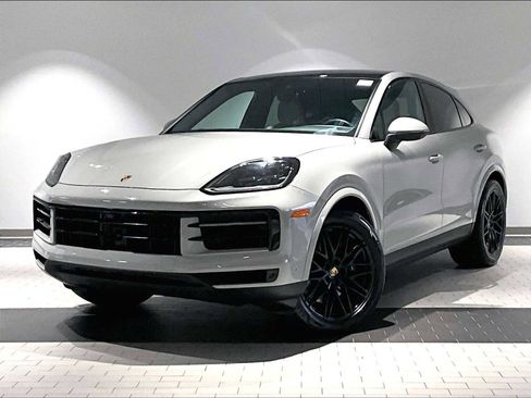 Used 2025 Porsche Cayenne Coupe image 1