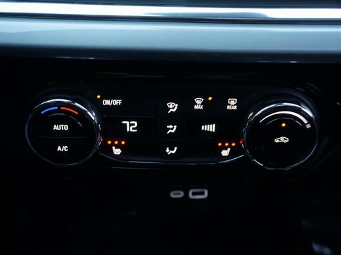 New 2026 Chevrolet Trax LT w/ Sunroof Package image 15