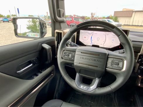 New 2025 GMC Hummer EV 3X w/ LPO, Illumination Package image 39