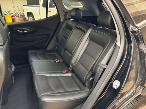 Used 2024 GMC Terrain SLT AWD/4WD image 35
