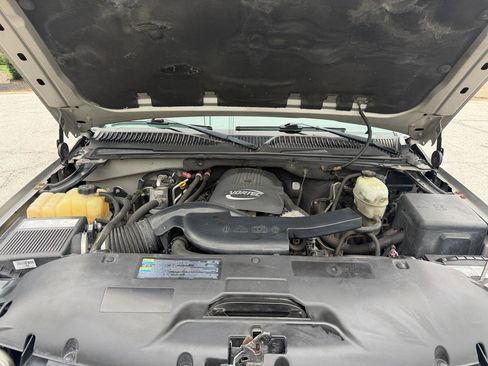 Used 2006 GMC Yukon XL SLT w/ SLT Preferred Equipment Group RWD image 17