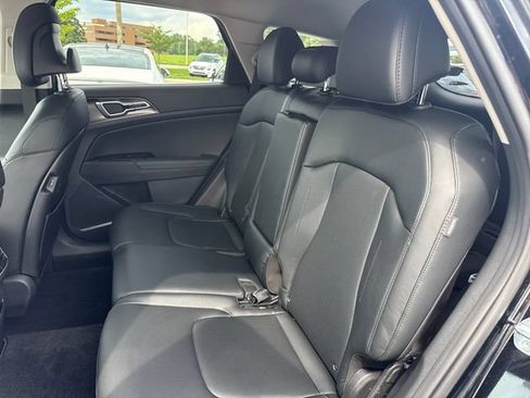 Used 2025 Kia Sportage EX FWD image 14