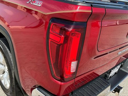 Used 2019 GMC Sierra 1500 SLT w/ SLT Premium Plus Package AWD/4WD image 27
