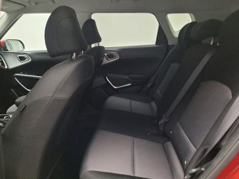 Used 2023 Kia Soul LX w/ LX Technology Package FWD image 18
