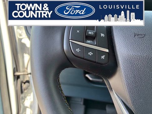 Used 2025 Ford Maverick Lobo AWD/4WD image 15