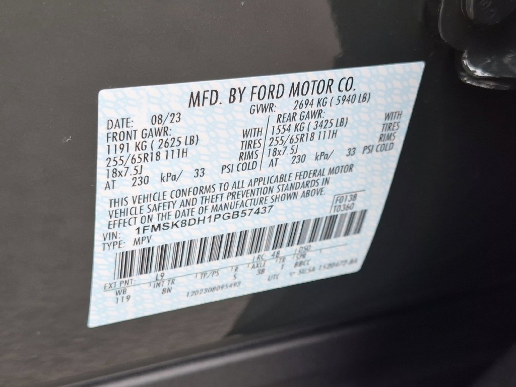 Used 2023 Ford Explorer XLT AWD/4WD image 26