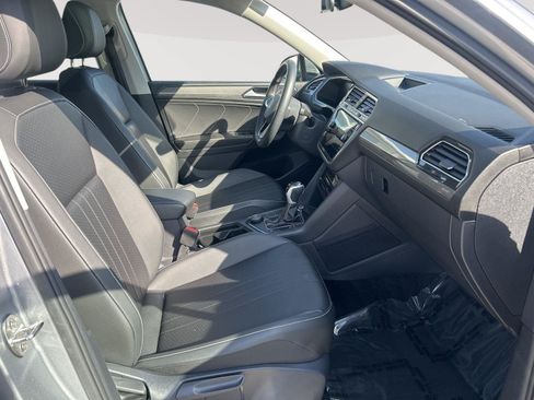 Certified 2024 Volkswagen Tiguan SE AWD/4WD image 18
