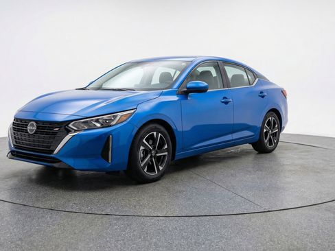 Used 2025 Nissan Sentra SV image 3