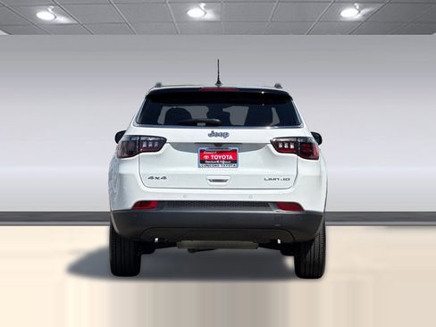 Used 2025 Jeep Compass Limited AWD/4WD image 8