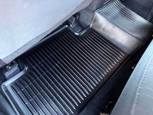 Used 2018 Toyota Tacoma TRD Sport w/ Technology Package image 23