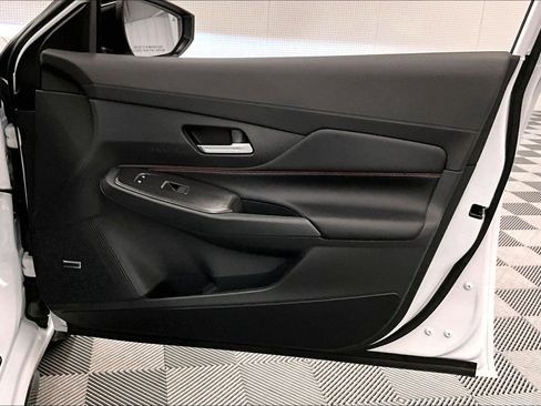 New 2026 Nissan Sentra SR w/ SR Premium Package FWD image 36