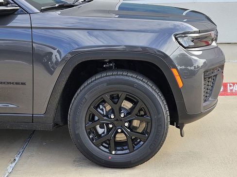 New 2026 Jeep Grand Cherokee Altitude RWD image 6