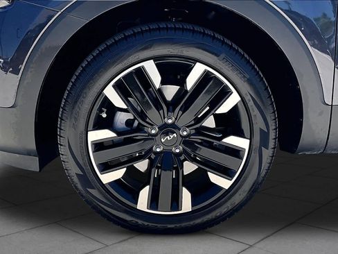 Used 2025 Kia Telluride SX w/ SX Captain's Chair Package FWD image 19