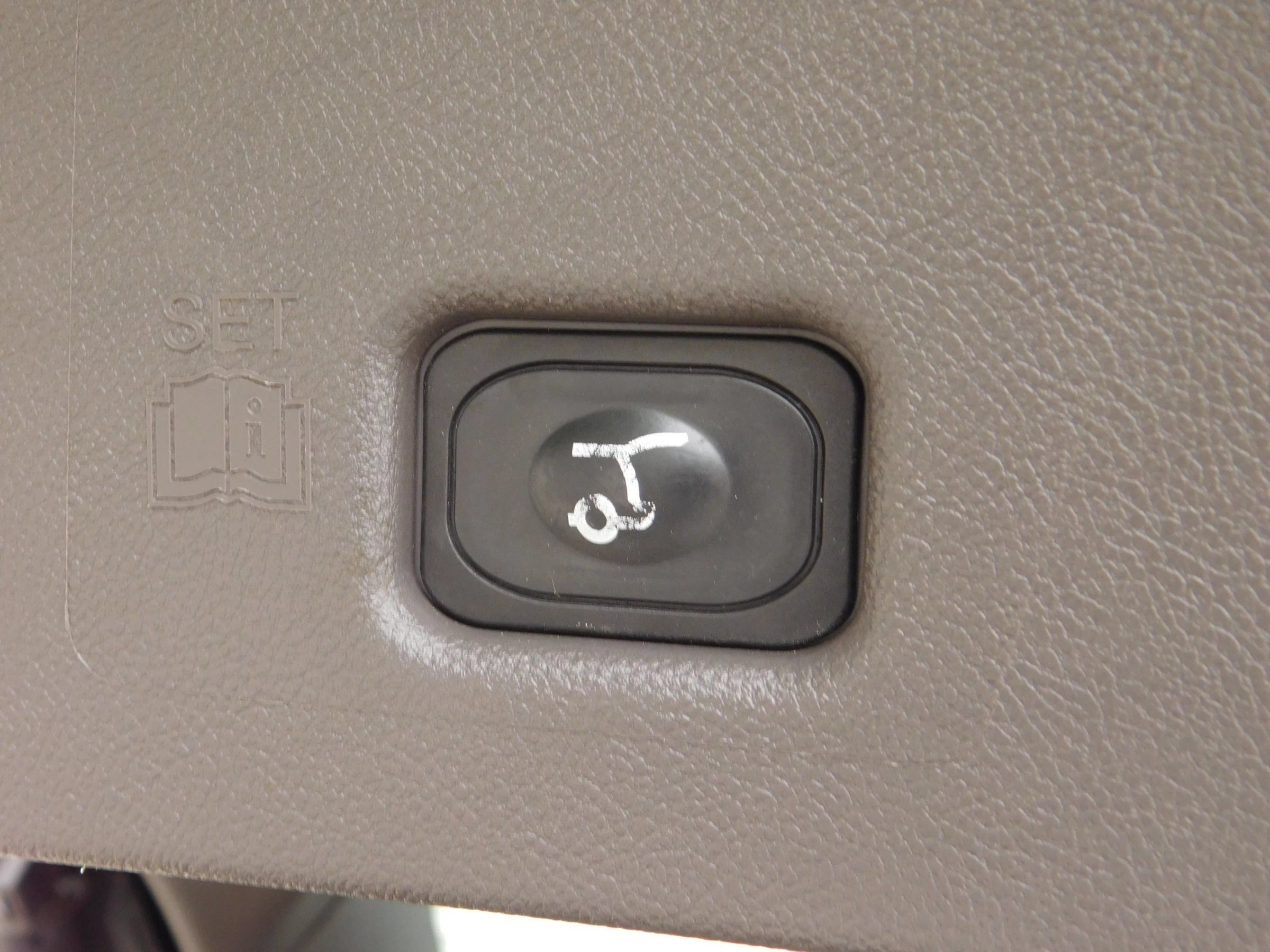 Used 2017 Lincoln MKX Reserve w/ Lincoln MKX Climate Package FWD image 7