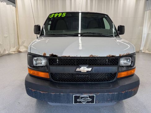 Used 2010 Chevrolet Express 2500 RWD image 6