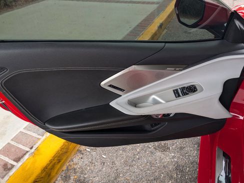 Used 2020 Chevrolet Corvette Stingray Preferred Cpe w/ 2LT Preferred Equipment Group image 11