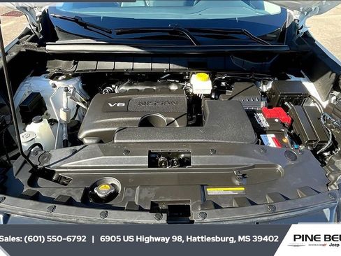 Used 2023 Nissan Pathfinder SL w/ Lighting Package (N92) image 8