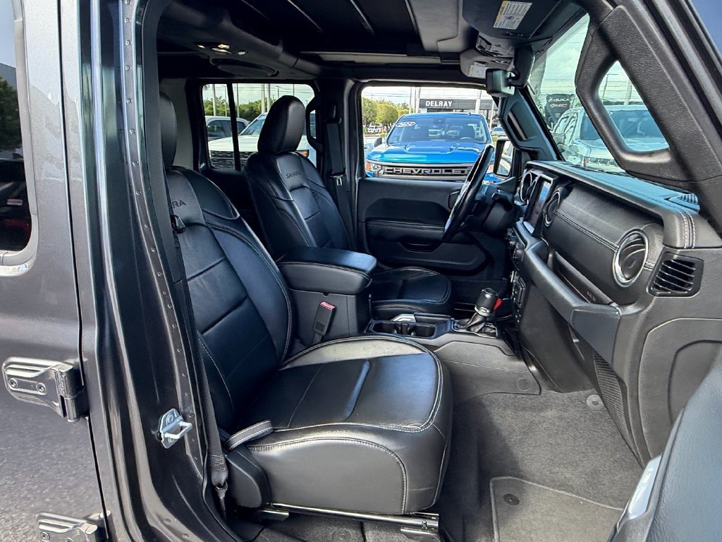 Used 2018 Jeep Wrangler Unlimited Sahara AWD/4WD image 17