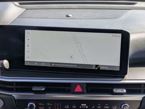 New 2025 Kia Sorento EX AWD/4WD image 17