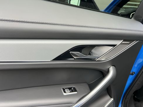 Certified 2024 Jaguar F-PACE SVR image 32