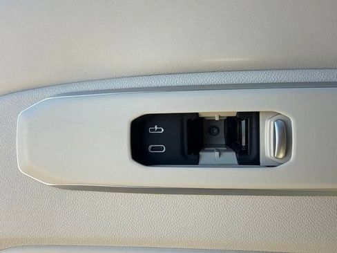 Used 2024 BMW X5 M60i AWD/4WD image 17