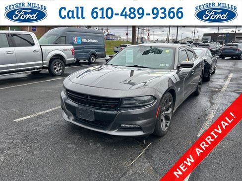 Used 2017 Dodge Charger R/T w/ Premium Group image 1