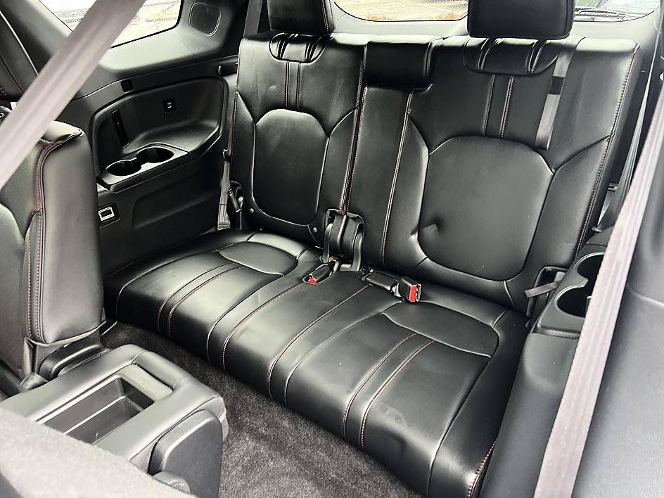 Used 2025 Honda Pilot Black Edition image 30
