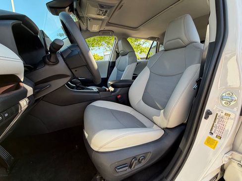 Used 2025 Toyota RAV4 Limited image 5