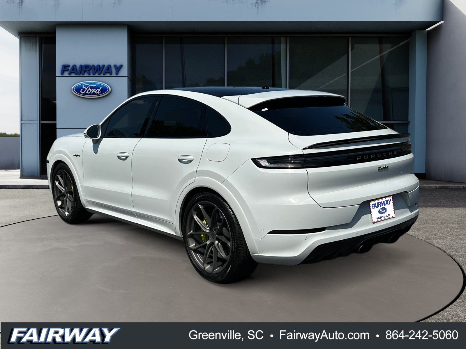 Used 2025 Porsche Cayenne Turbo AWD/4WD image 4