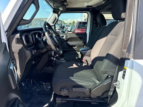 Used 2022 Jeep Wrangler Sport AWD/4WD image 16