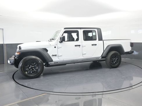 New 2026 Jeep Gladiator Sport image 2