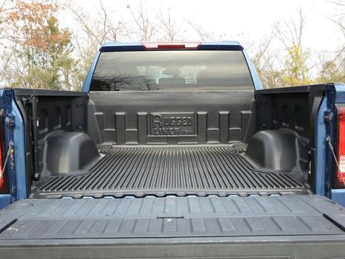 Used 2024 GMC Sierra 1500 SLT image 9