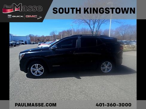 Used 2024 GMC Terrain SLE w/ Driver Convenience Package image 4
