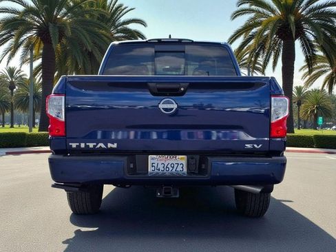 Used 2024 Nissan Titan SV w/ SV Convenience Package image 6