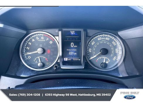 Used 2023 Toyota Tacoma TRD Off-Road w/ Technology Package AWD/4WD image 15